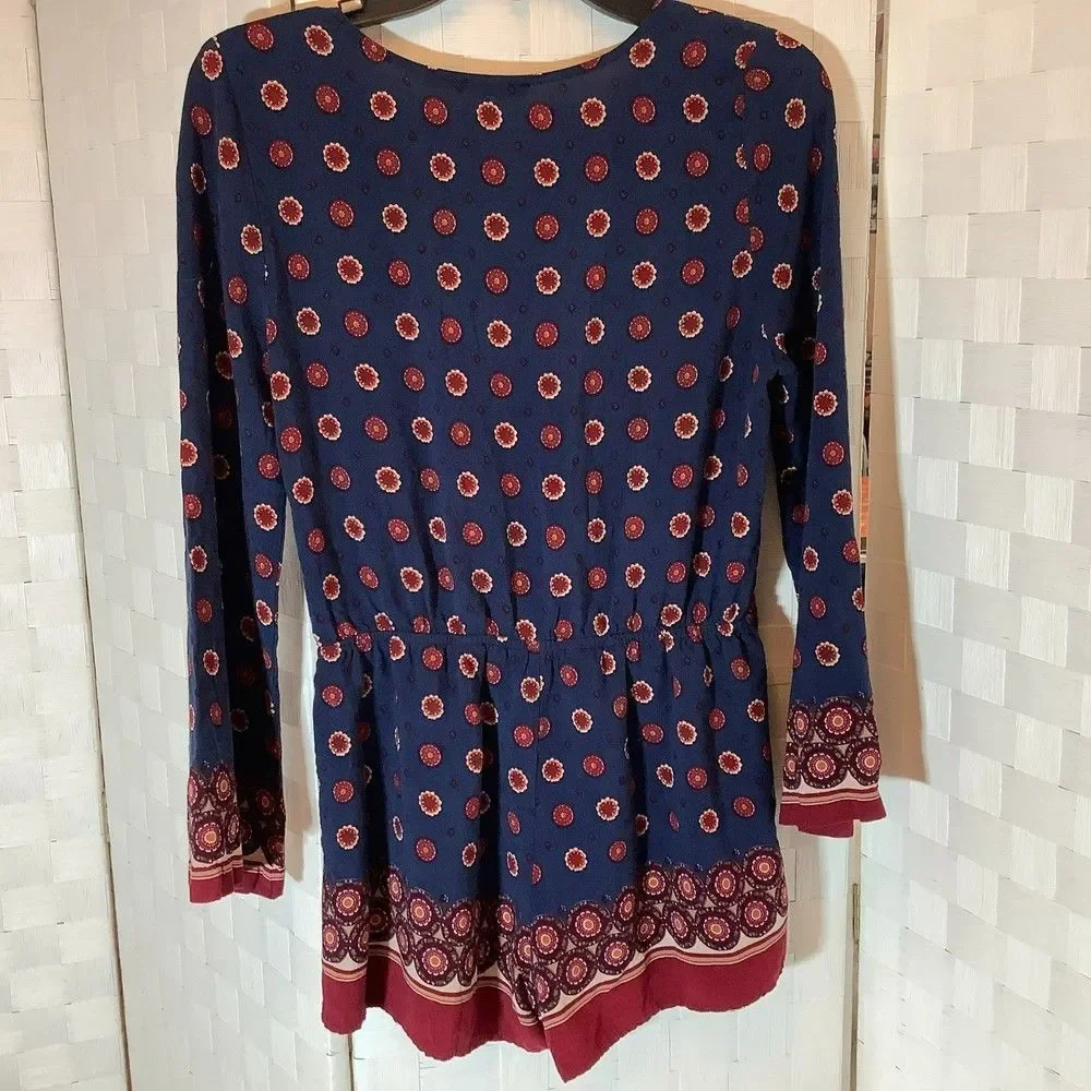 blu pepper navy print romper size large
